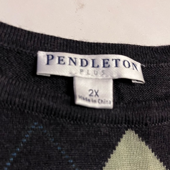PENDLETON Plus checkered 100% wool pull over - Picture 3 of 10